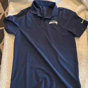 New- with tags mens mens Seattle
Seahawks polo